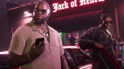 Boobie Ike devant l’enseigne rouge du Jack of Hearts, de nuit, capture officielle