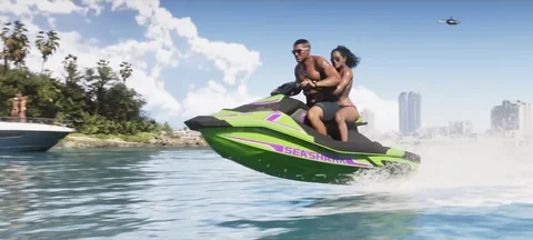 Jason et Lucia sur un jet-ski Seashark vert qui file sur l’eau devant Vice City, photogramme du Trailer 2