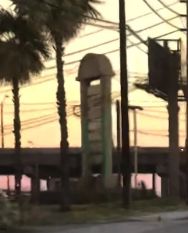 Capture officielle de GTA VI : Gator Plaza Sign